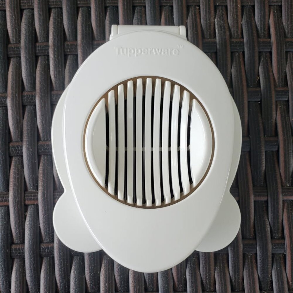NWT Tupperware Egg-ceptional Slicer Egg Slicer